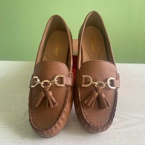 Aerosoles soft drive loafer with Tassels.